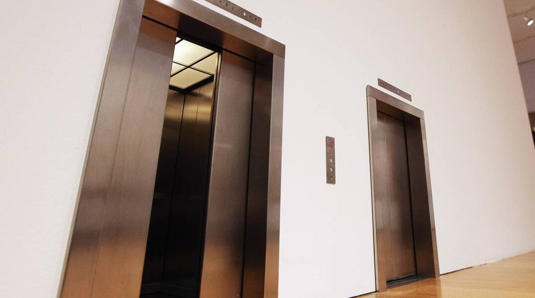 В Нижнем Новгороде рухнул лифт с людьми. Есть пострадавшие