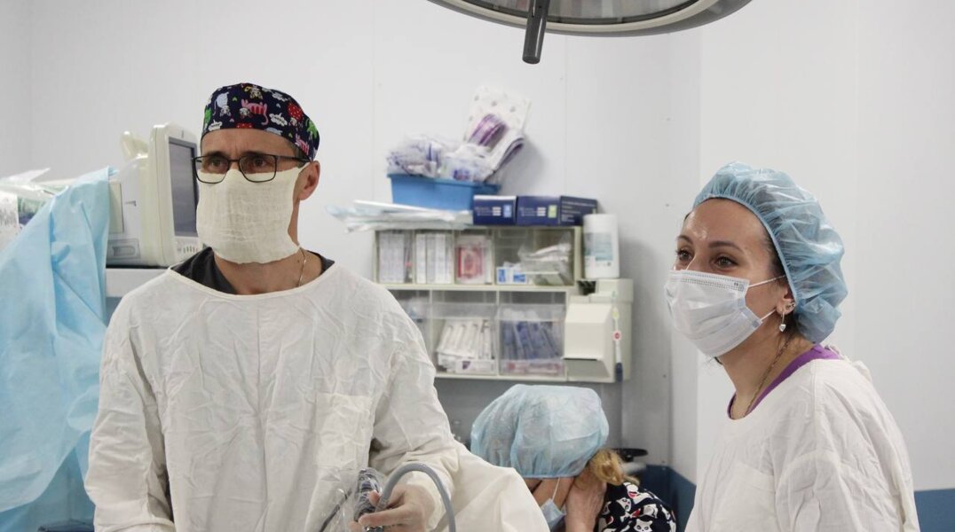 Пермские хирурги провели уникальную операцию новорождённым