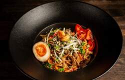 В центре Перми открылось круглосуточное паназиатское бистро