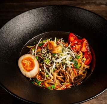 В центре Перми открылось круглосуточное паназиатское бистро