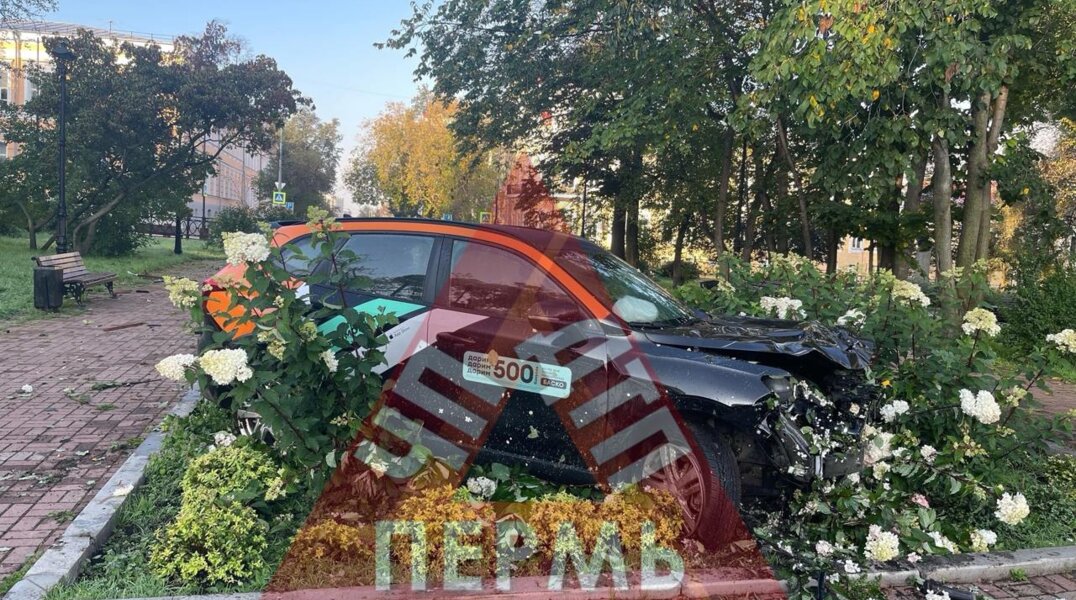 В центре Перми обнаружили разбитое авто каршеринговой компании
