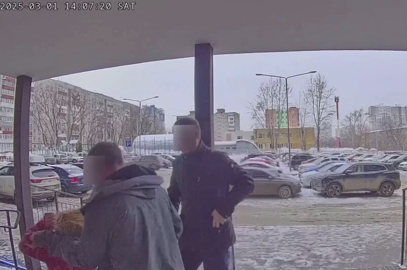 В Перми сосед спас плачущего, избитого мальчика от преследования отчима
