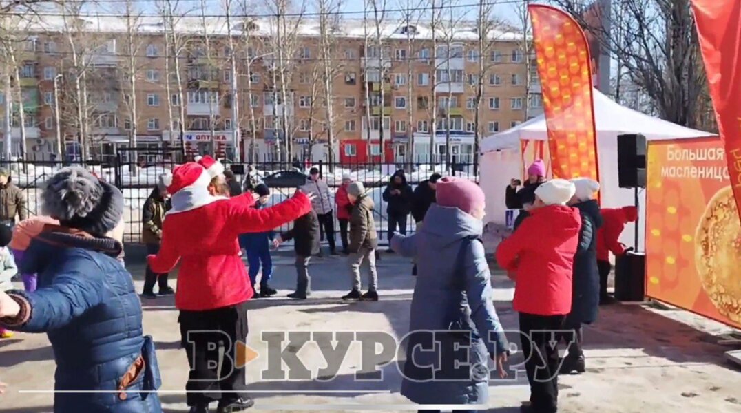 Пермяки на Масленицу запустили танцевальный флешмоб под песню Дениса Клявера «Половинка»