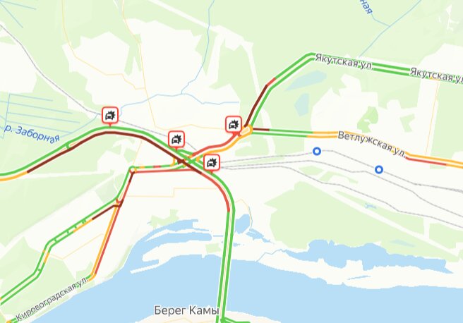 В Перми парализовало движение в районе Красавинского моста из-за нескольких ДТП