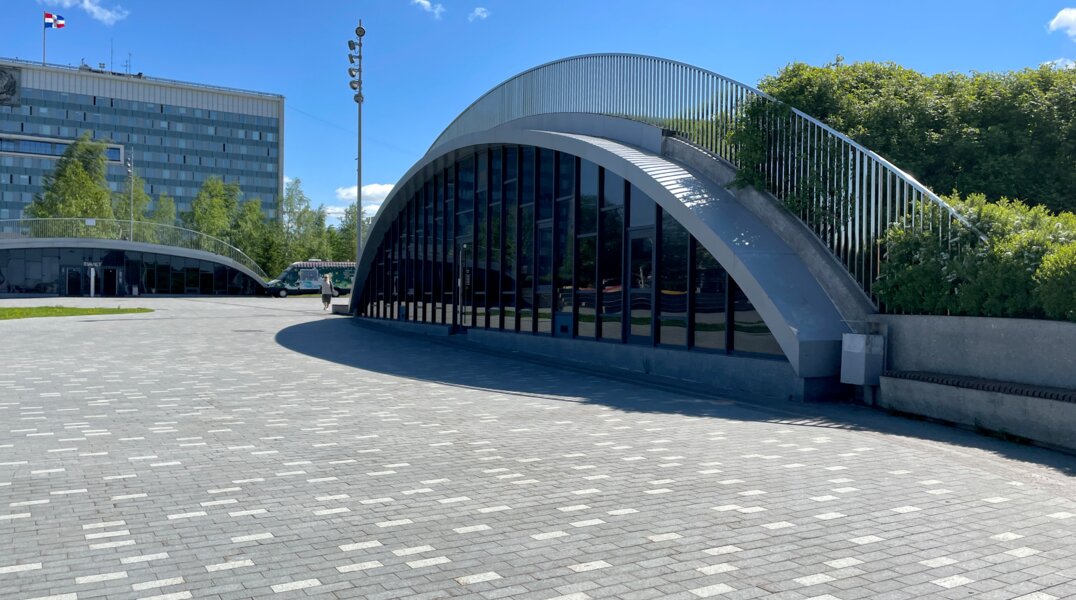 Владелец сети Monkey Grinder стал арендатором одного из кафе-«холмов» на пермской эспланаде