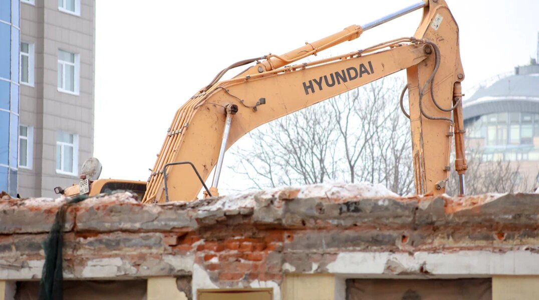 В Перми ищут подрядчика для сноса недостроенного дома на улице Окулова 11 за 8, 2 миллионов рублей