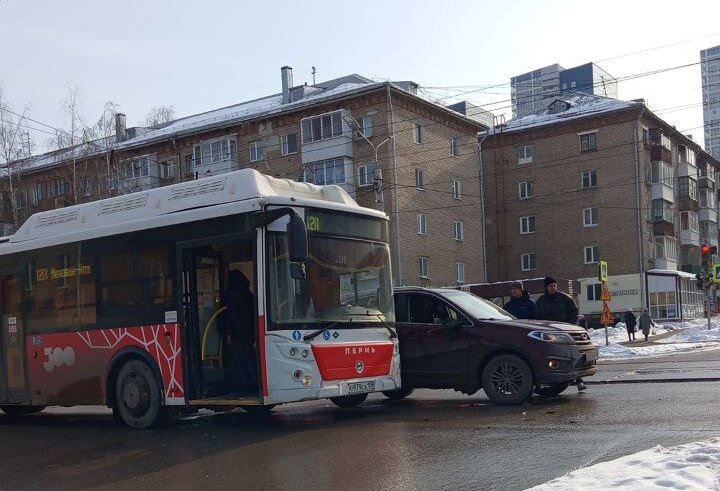 В Перми в ДТП пострадала 11-летняя девочка