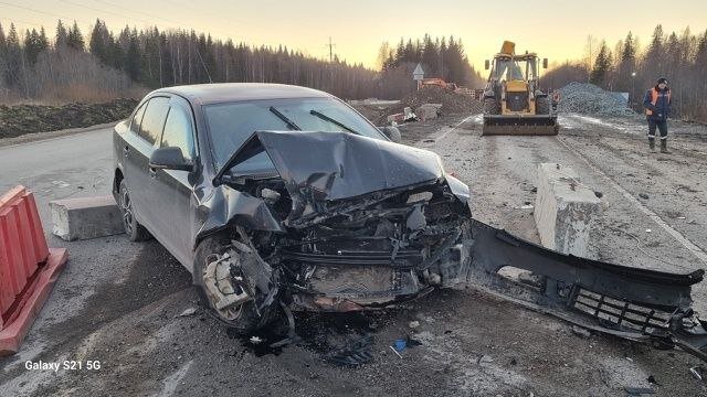 На трассе Чусовой-Полазна водитель Шкоды Октавиа врезался в дорожное ограждение