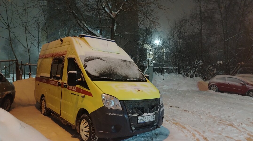 В Перми из-за схода снега с крыши частного дома погибла двухлетняя девочка