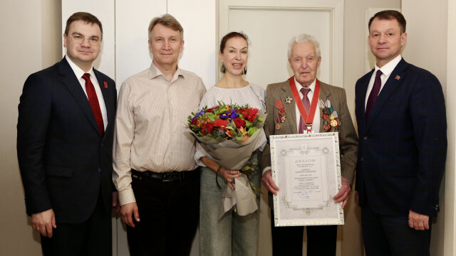 Председатель Пермской городской Думы вручил ветеранам регалии «Почётных граждан»