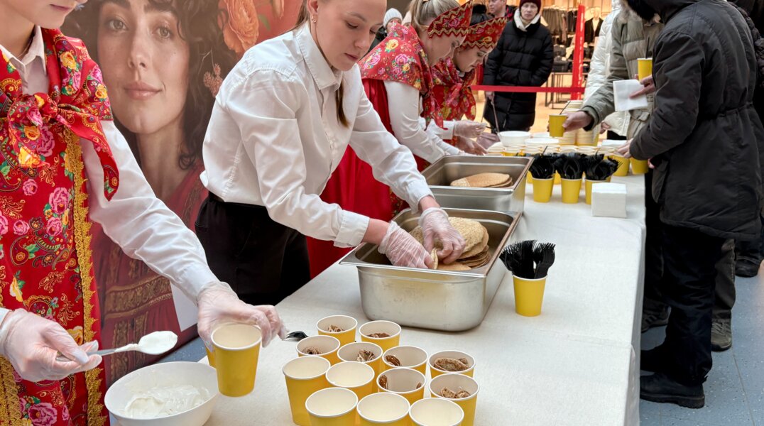 Пермякам в Масленицу раздали 3000 порций солянки, 1200 блинов и показали огненное шоу