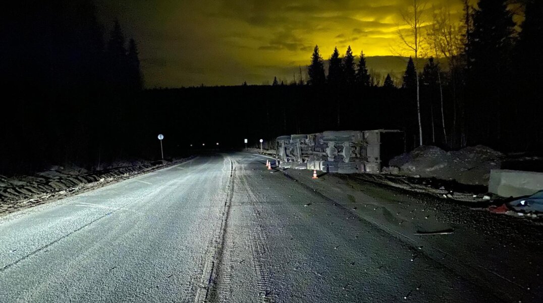 В Пермском крае в ДТП погиб молодой водитель фуры