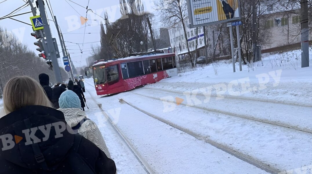 В Мотовилихинском районе Перми трамвай сошел с рельсов