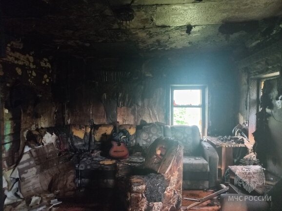 В пермской деревне многодетная семья спаслась на пожаре благодаря пожарному извещателю