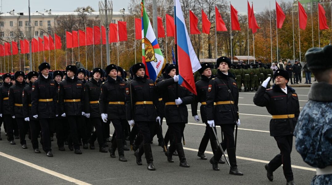 Пермские школьники приняли участие в «Параде Памяти» в Самаре