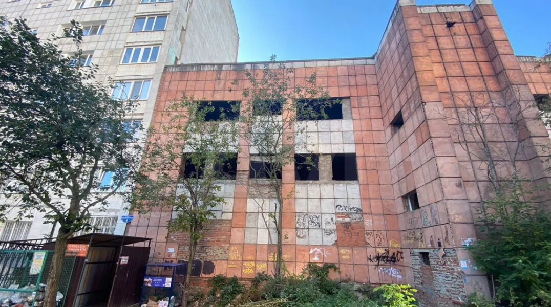 Недостроенное здание спортзала на Висиме в Перми за год подешевело в два раза