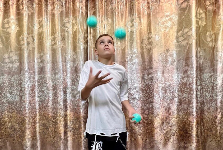 Юный пермяк установил рекорд России по жонглированию за 1 минуту