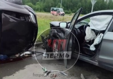 Из-за аварии на Восточном обходе Перми попал в больницу водитель Лады Ларгус