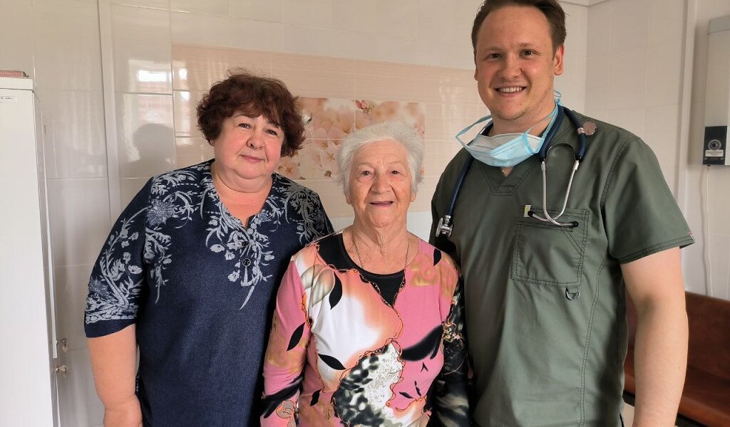 Пермские кардиологи спасли жизнь 90-летней уроженке Мариуполя, которую дети перевезли жить к себе в Пермь