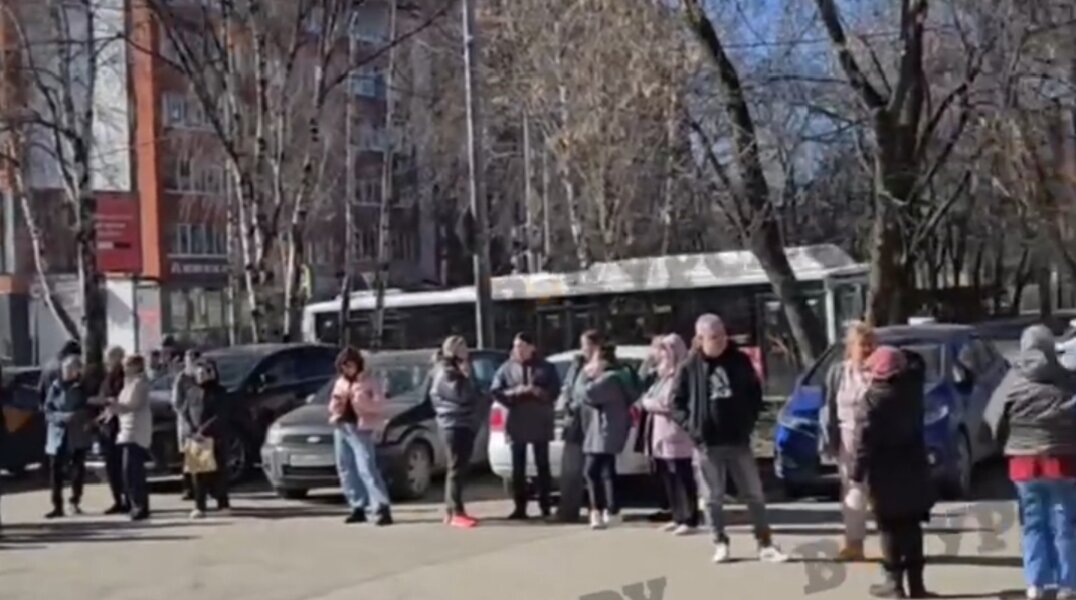 В Перми 15 апреля эвакуировали посетителей МФЦ и ТЦ «Агат»