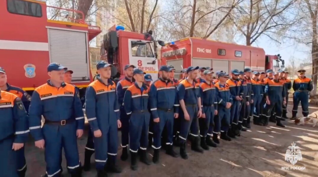 В Пермь из Оренбургской области вернулись спасатели, помогавшие во время затопления