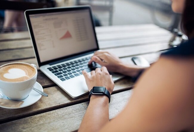 Лже-продавщица сладких подарков обманула пермяка на 16 тысяч рублей