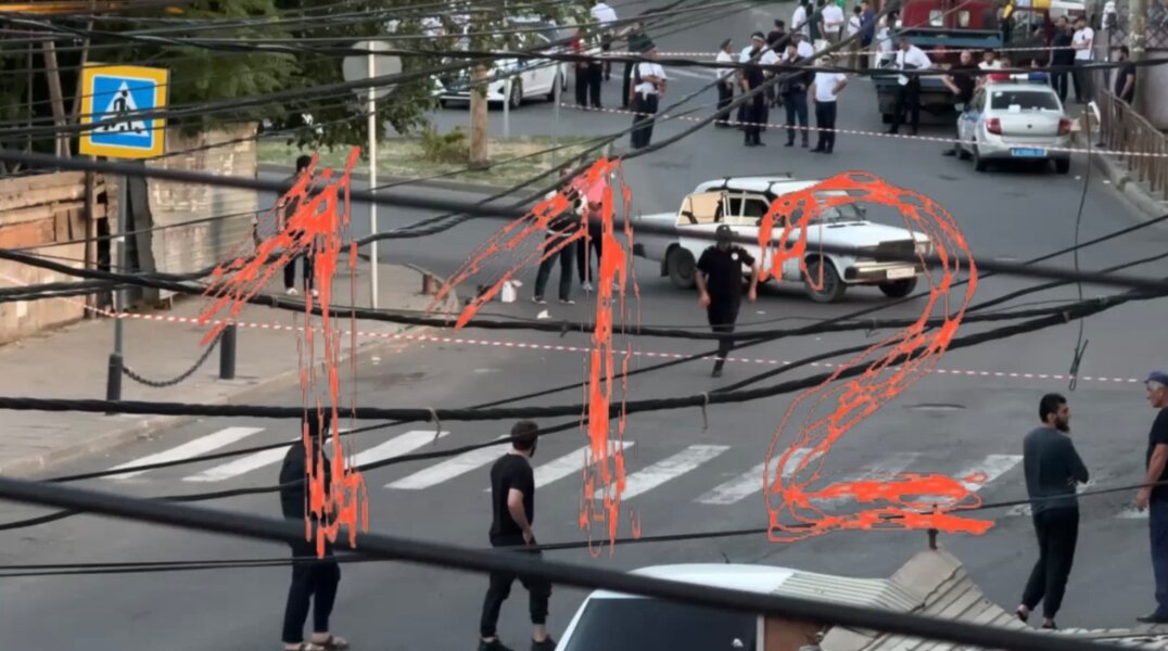 Неизвестные открыли огонь по сотрудникам полиции в Дагестане