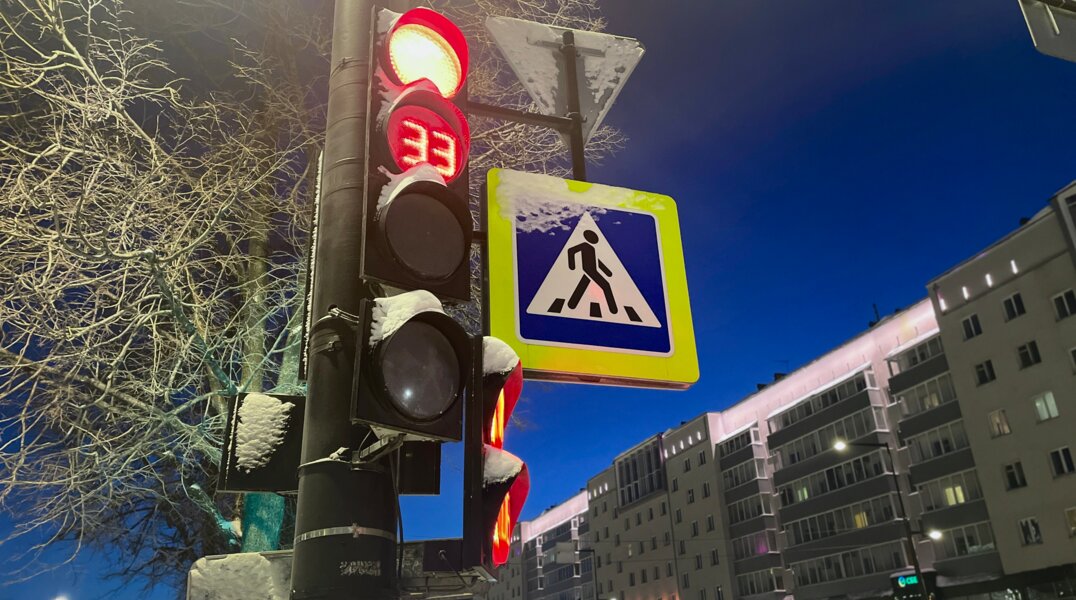 В Перми на шоссе Космонавтов временно перенесут пешеходный переход и светофор