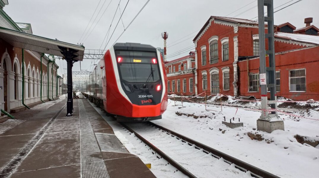 В Перми для строительства платформы на ул. Попова вырубили часть столетнего сквера