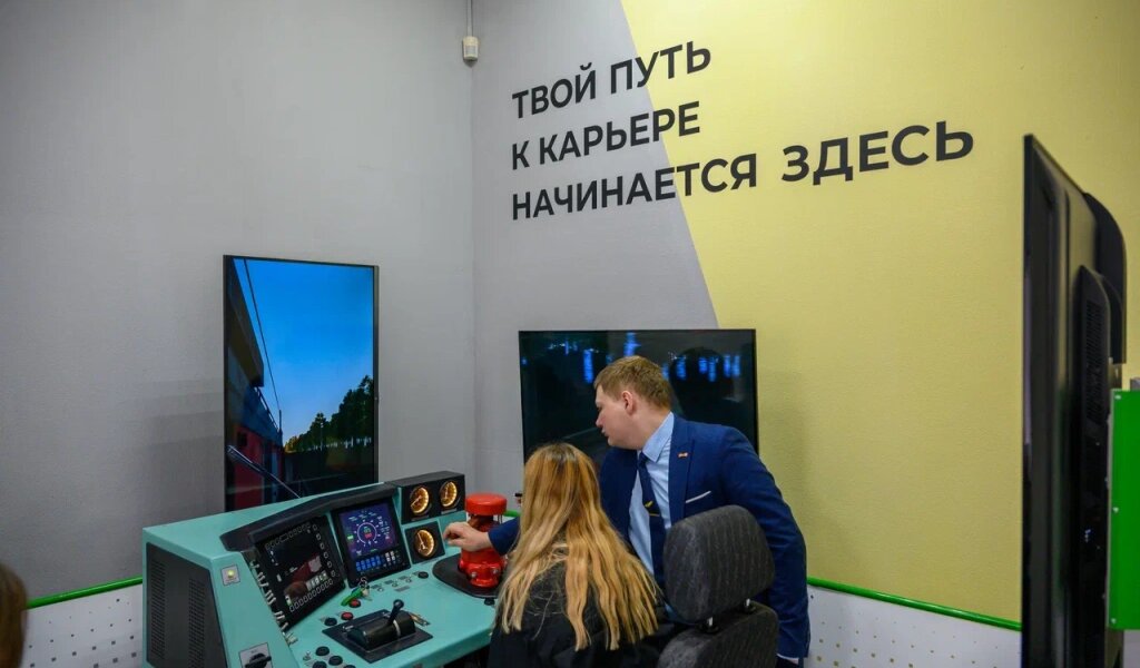 Почти 20 тысяч школьников приняли участие в Едином дне открытых дверей в пермских кластерах «Профессионалитета»