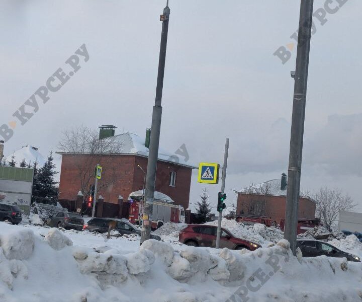В Перми на улице Грибоедова произошел пожар в частном доме