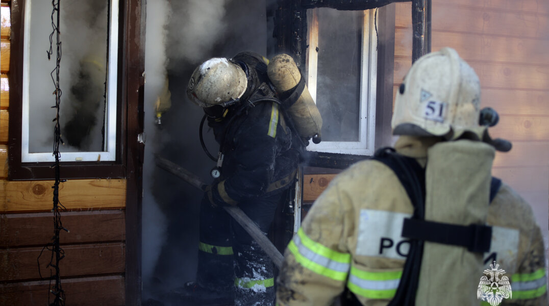 В Перми ночью сгорел частный дом на Новогайвинской