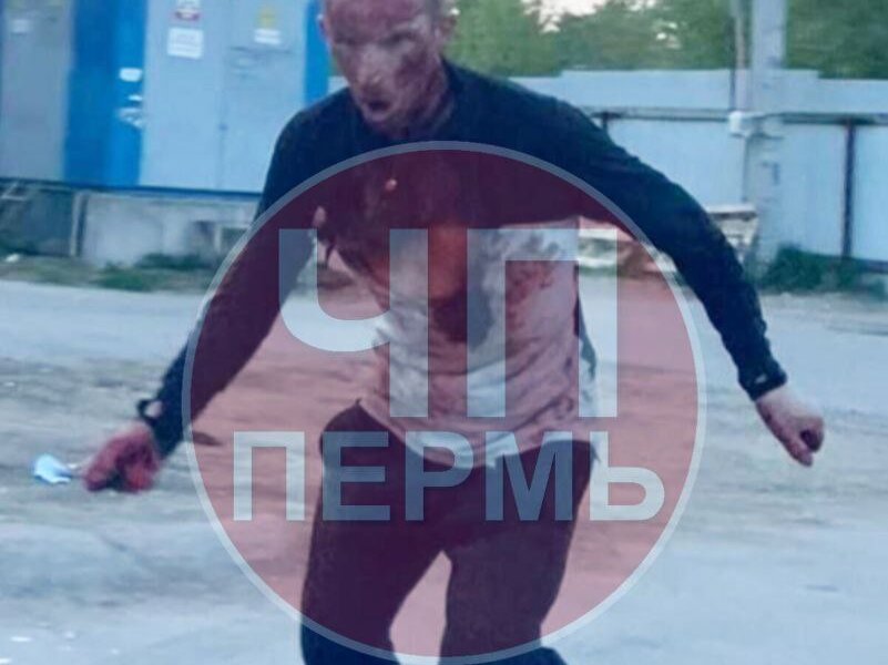 В Перми неадекватный мужчина в крови бегал по магазину и крушил все на своем пути
