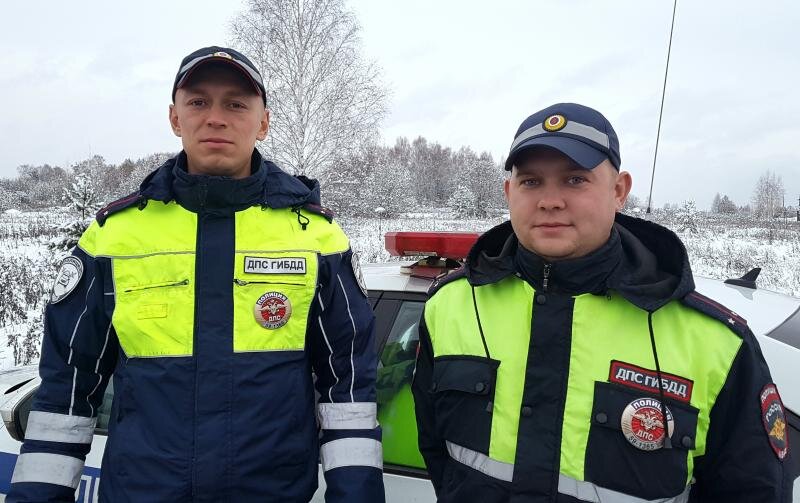 Пермские гаишники спасли мужчину из горящего дома