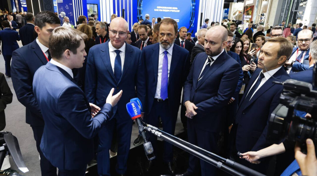 На площадке ПМЭФ-2025 регионы ПФО подписали ряд важных соглашений в различных сферах экономики