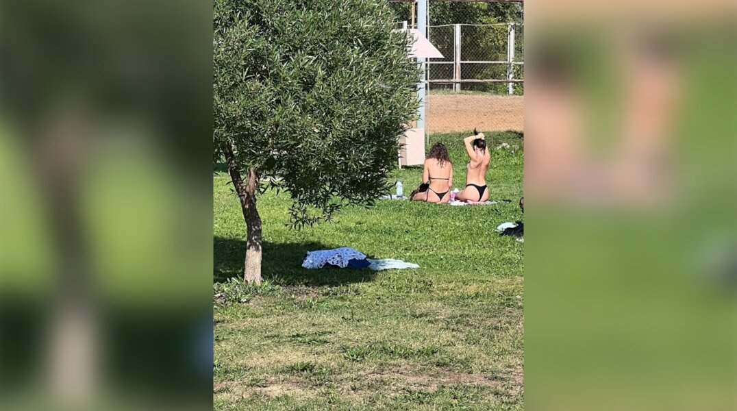 Загорающие топлес пермячки попали на фото и вызвали споры в Сети
