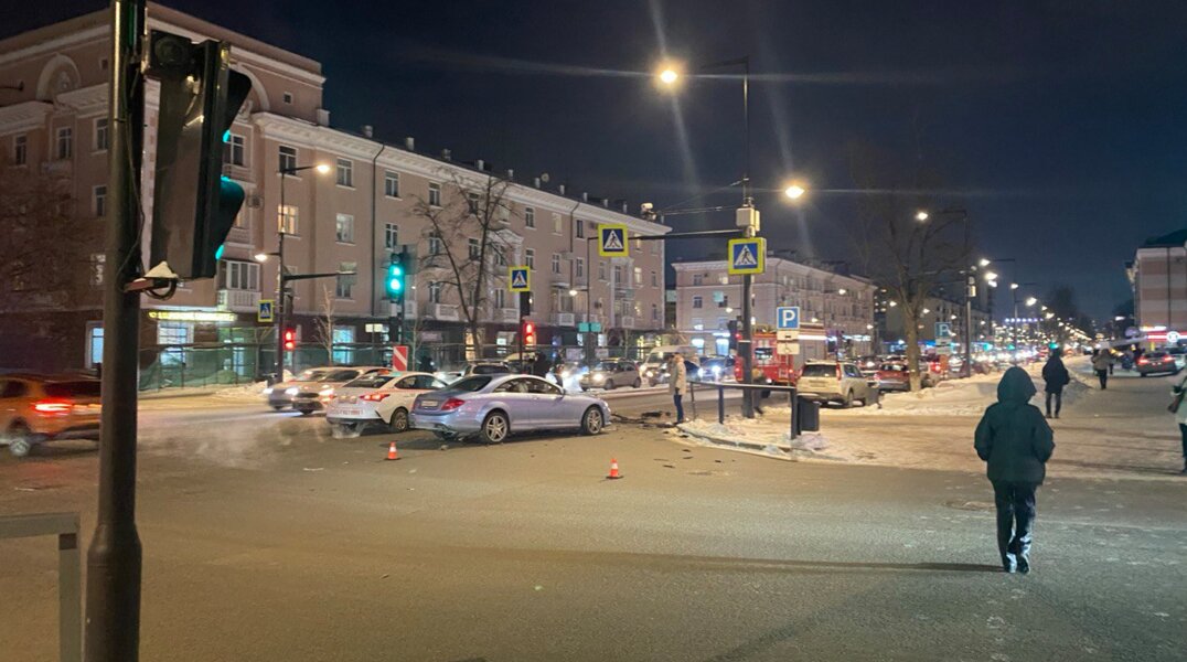 В ДТП на перекрестке Ленина и Плеханова пострадал водитель