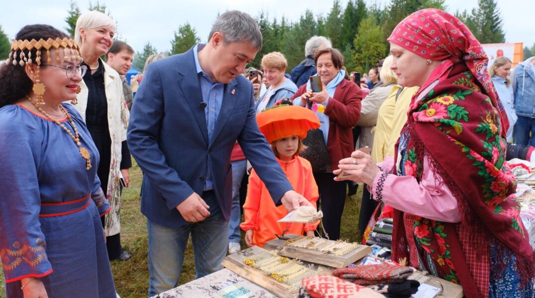 Губернатор Прикамья посетил традиционный фестиваль в Верх-Юсьве