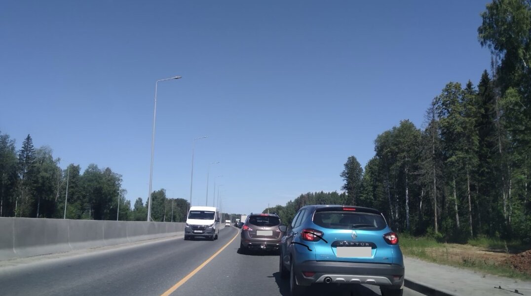 Перед Чусовским мостом образовалась пробка длиной в четыре километра