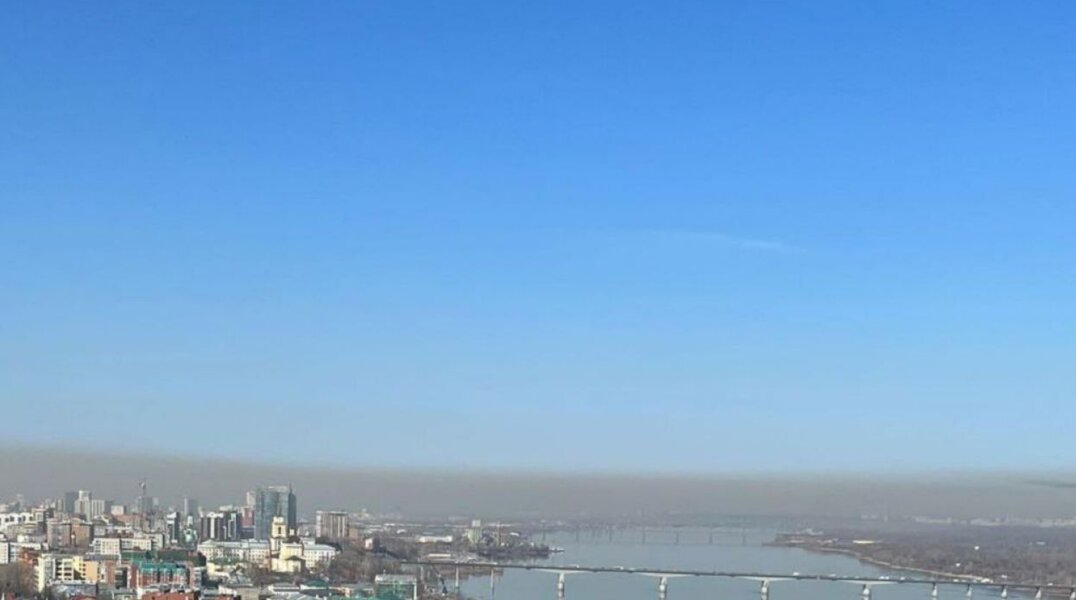 Жителей Перми напугал черный смог, надвигающийся на город