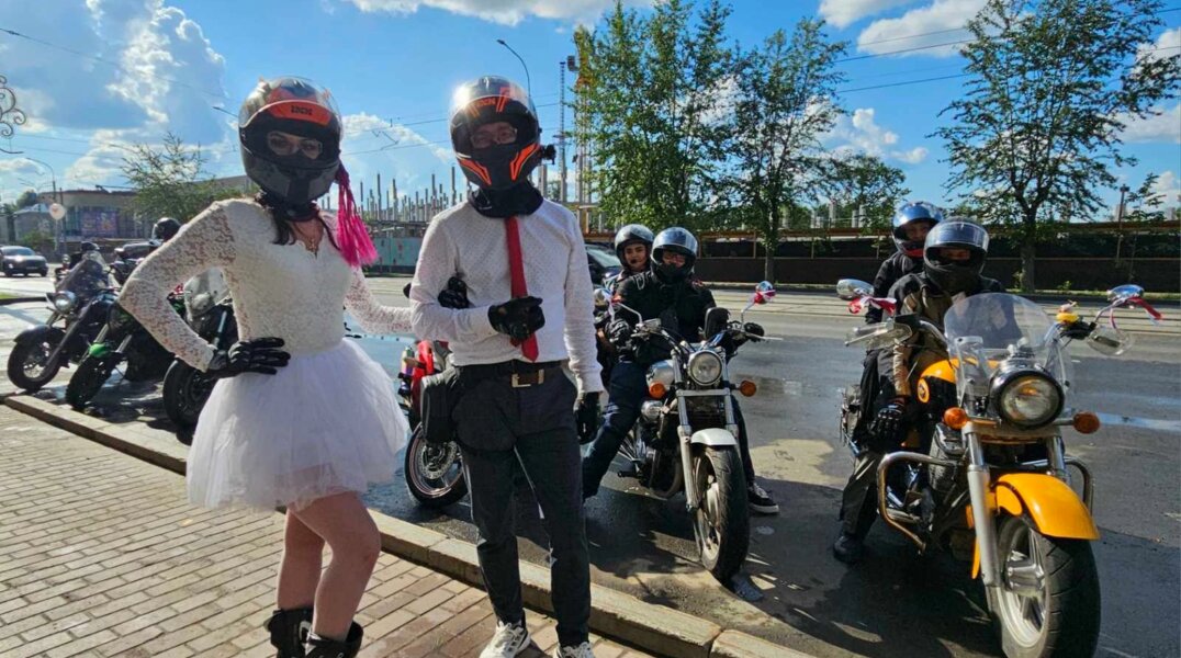 В Перми молодожены сыграли байкерскую свадьбу