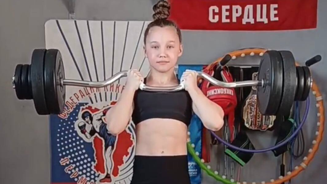 Юная пермячка подняла штангу с весом больше своего собственного