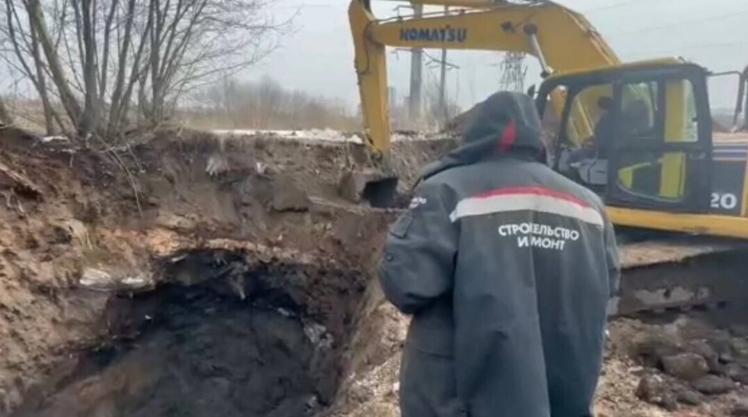 В Перми работы по устранению аварии на коллекторе осложнены глубиной и рельефом