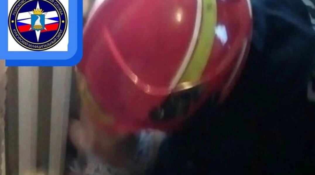 В Кунгуре спасатели помогли малышу вытащить застрявшую в батарее ногу