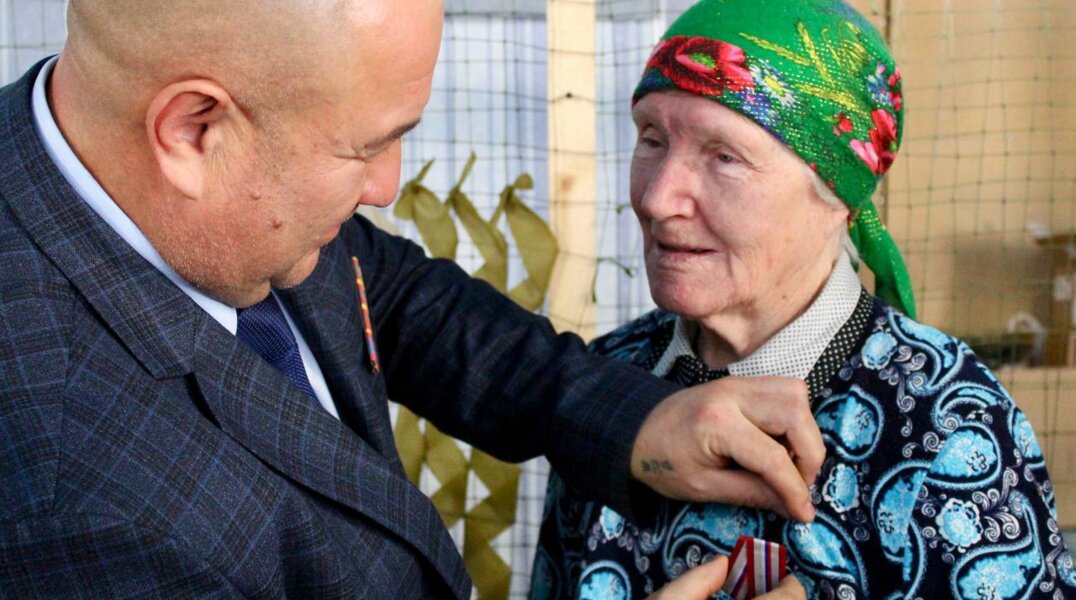 Пенсионерку из Прикамья в возрасте 89-лет наградили медалью «Волонтёру России»