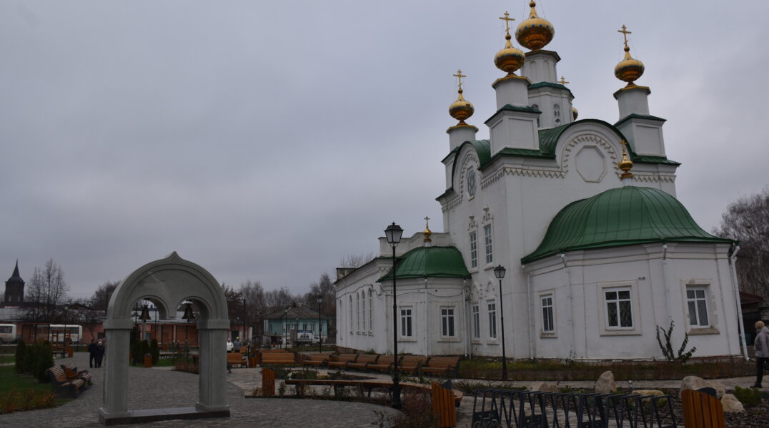 Сквер семьи, любви и верности (13)