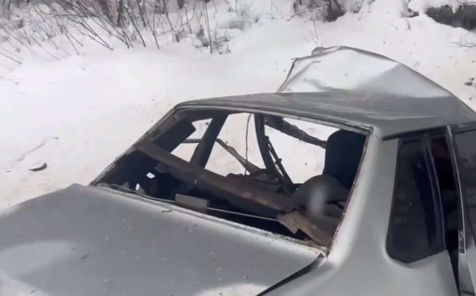 В Прикамье в ДТП погибли водитель легкового авто, его 25-летняя пассажирка и пострадали двое детей