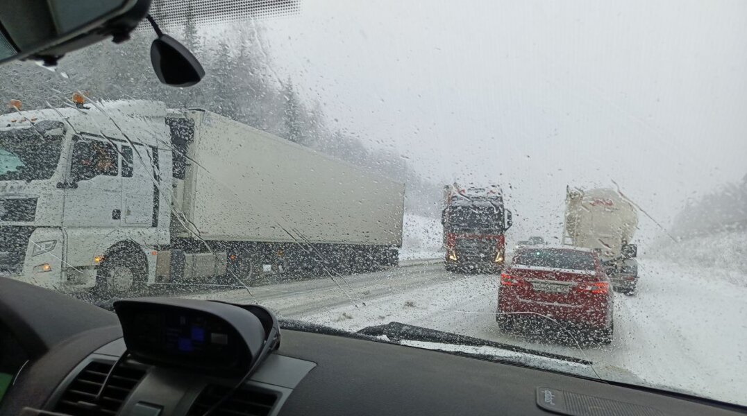 Из-за снегопада Пермь встала в 10-бальных пробках