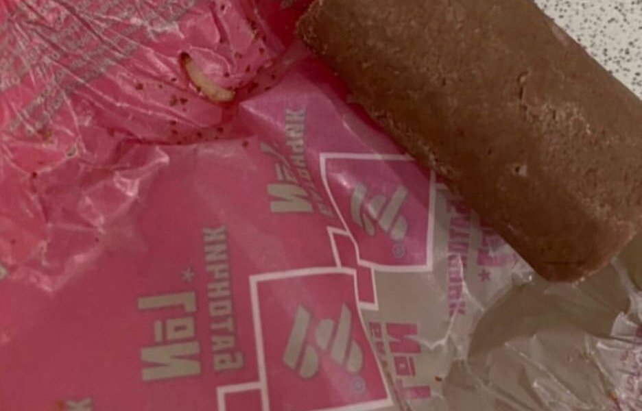В пермских «Пятерочках» продают конфеты с «мясной» начинкой