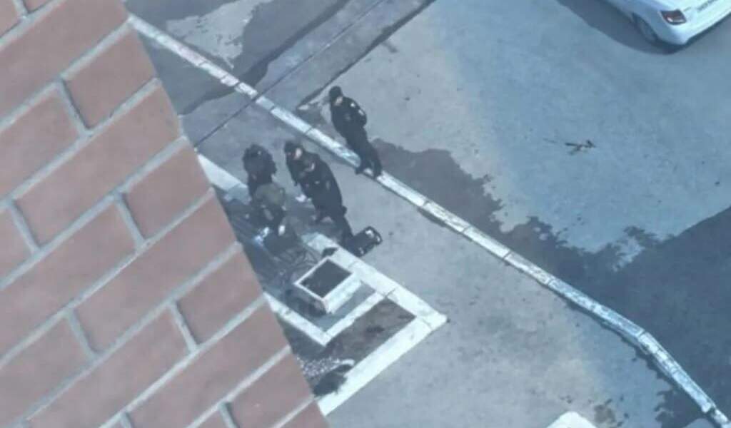 В Перми из окна выпала 20-летняя девушка и погибла